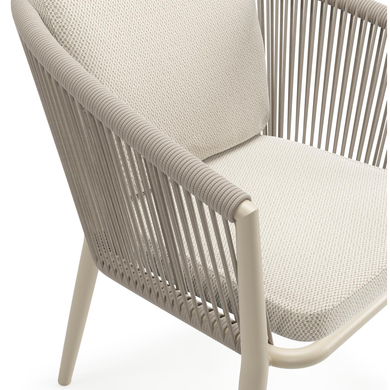 Orso tuinstoel in beige aluminium en beige verticaal geweven ronde rope met luxe zitkussen in All Weather Sunbrella® Luxe Lopi Marble
