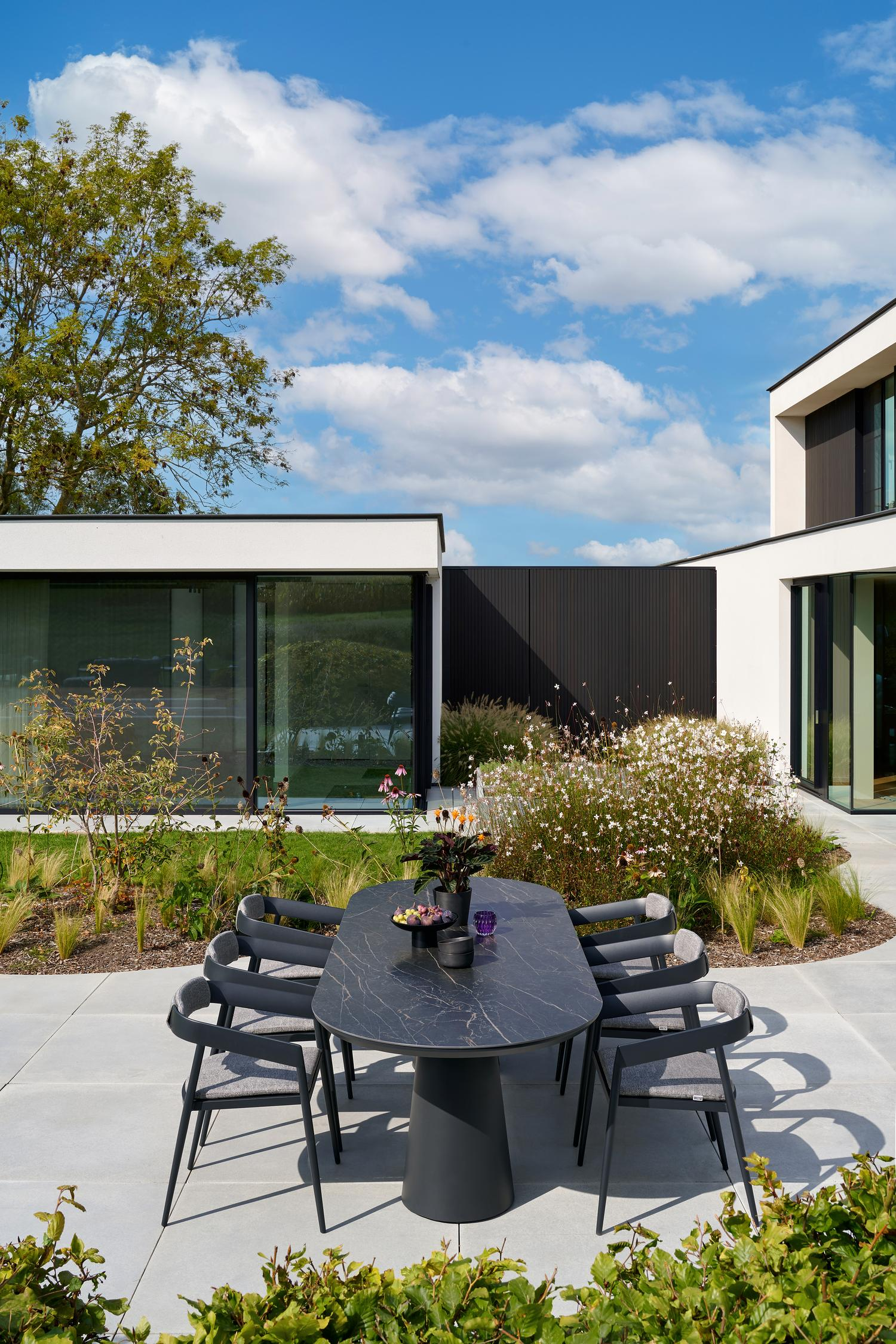 Donato tuinstoel in zwart aluminium