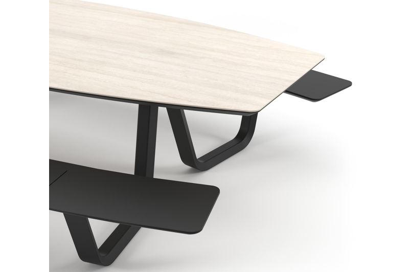 Table de pique-nique Forno forme de bateau en aluminium noir et céramique pleine Travertino Bianco - Lg. 280 x Lrg. 192 x Haut. 72 cm