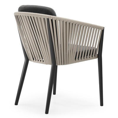 Orso tuinstoel in zwart aluminium en beige verticaal geweven ronde rope met kussen in savane tornado all weather sunbrella® luxe