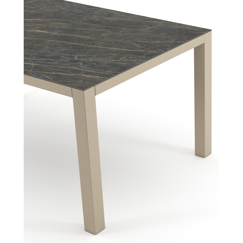 Como tuintafel rechthoekig in beige aluminium en volkeramiek Black Obsession - L 160 x B 100 x H 73 cm