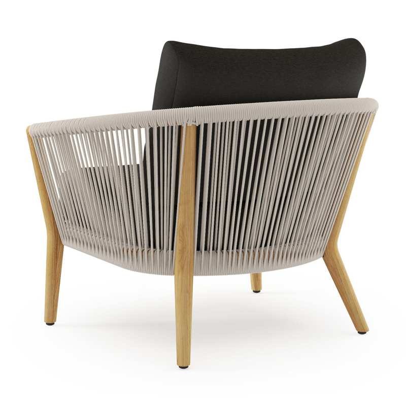 Orso loungestoel in teak en beige verticaal geweven ronde rope met Heritage Char all weather sunbrella® luxe kussen