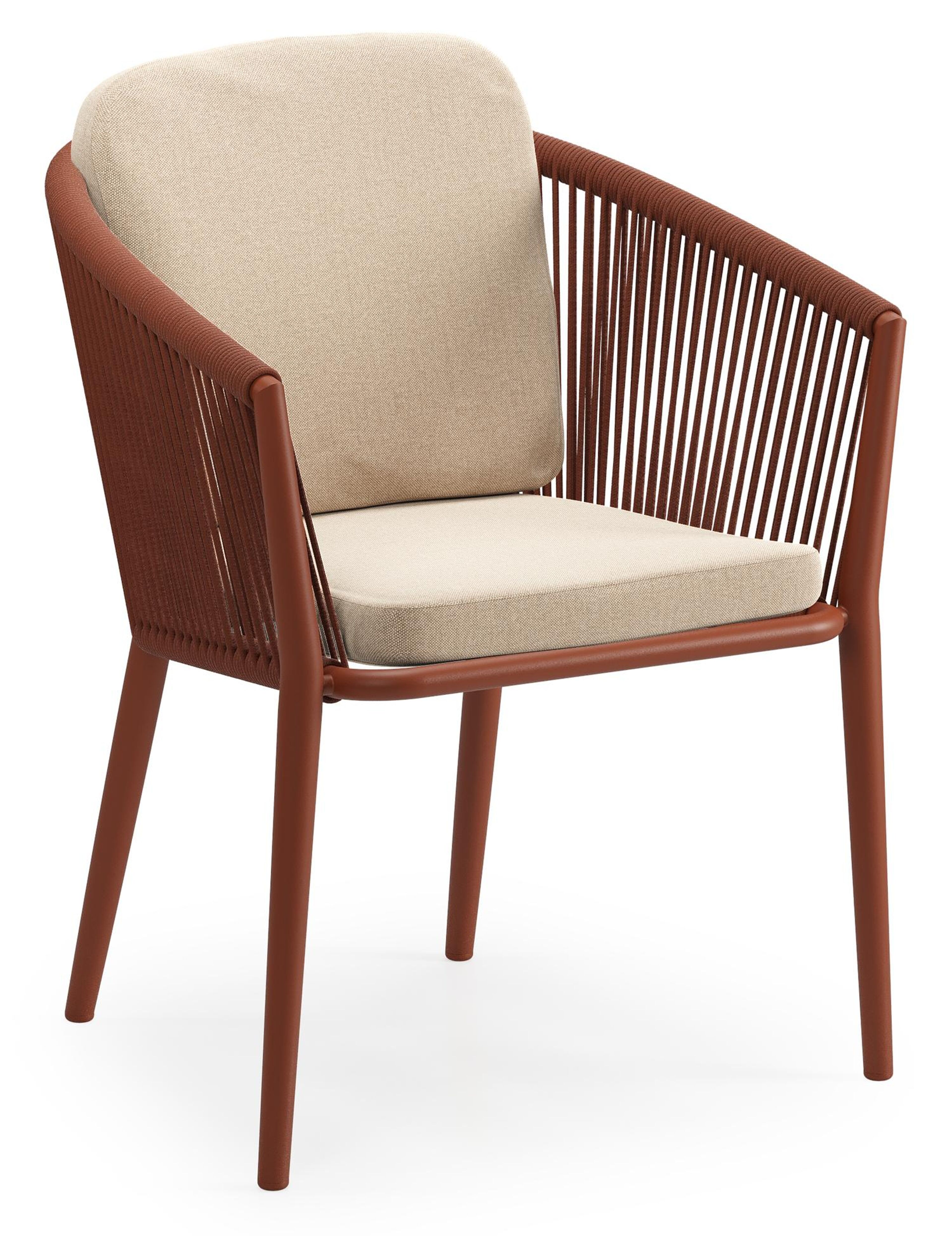 Orso tuinstoel in roestbruin aluminium en roestbruin verticaal geweven ronde rope met luxe zitkussen in All Weather Sunbrella® Luxe Natte Heather Beige