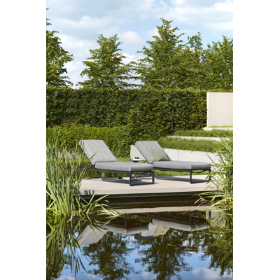 Cirello verstelbaar ligbed in zwart aluminium met zwart comfort textilene