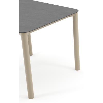 Table de jardin Orso rectangulaire arrondi en aluminium beige et céramique pleine Basalt Black - Lg. 90 x Lrg. 90 x Haut. 74.5 cm
