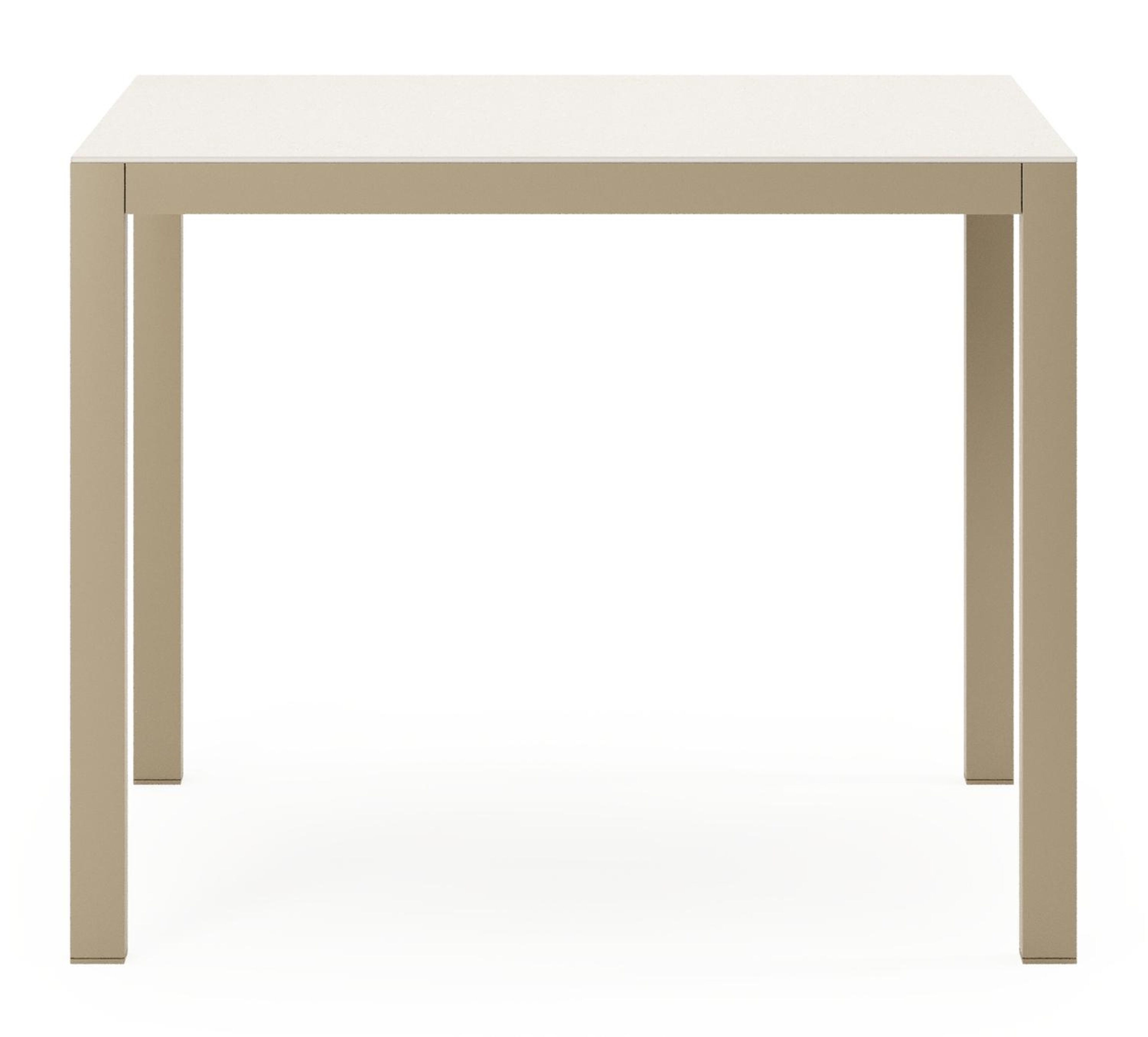 Feltro tuinset in beige aluminium en crema minerale sintered stone met 2 stapelbare Matera tuinstoelen