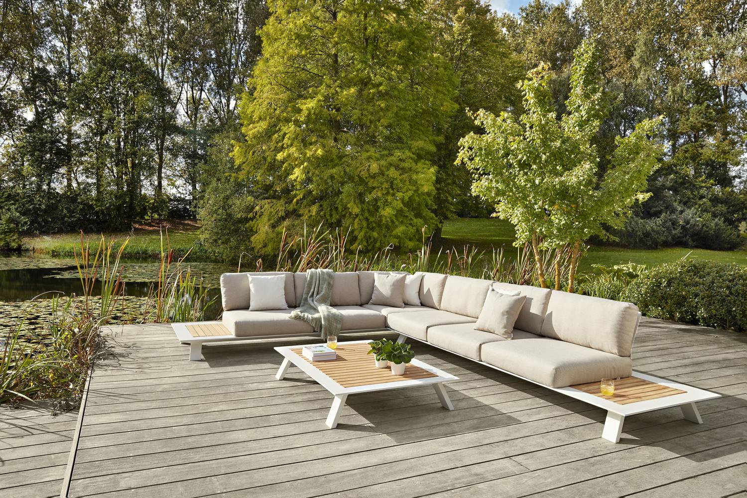 Coussin déco 55 x 55 cm en all weather sunbrella® luxe blanc