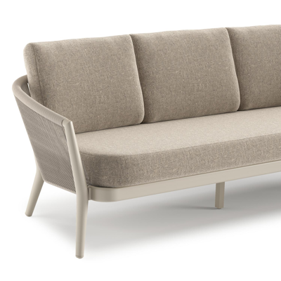 Orso loungebank in beige aluminium en beige verticaal geweven ronde rope met Chartres Pewter all weather sunbrella® luxe kussen