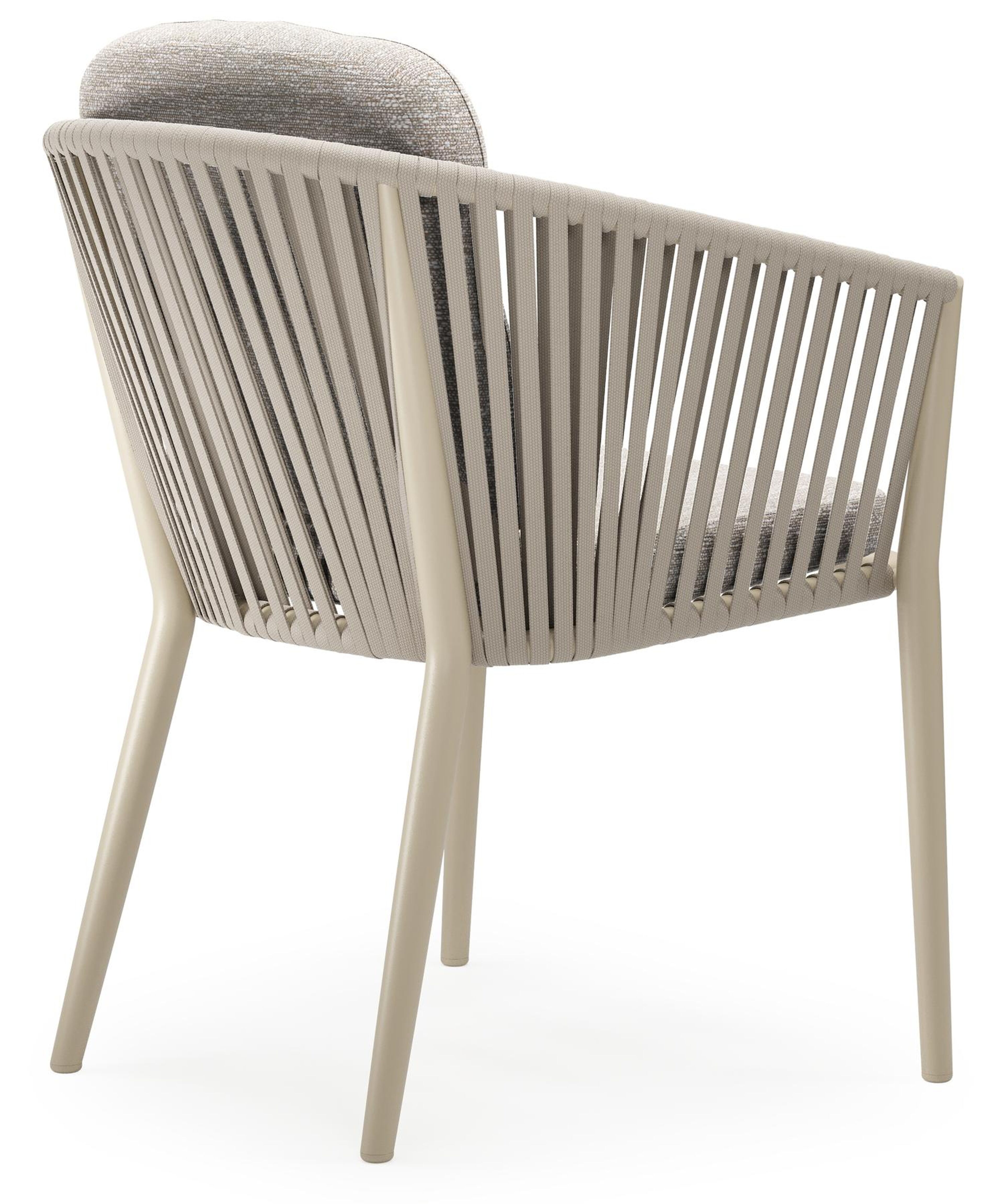 Orso tuinstoel in beige aluminium en beige verticaal geweven vlakke rope met luxe zitkussen in All Weather Sunbrella® Luxe Tundra Sand