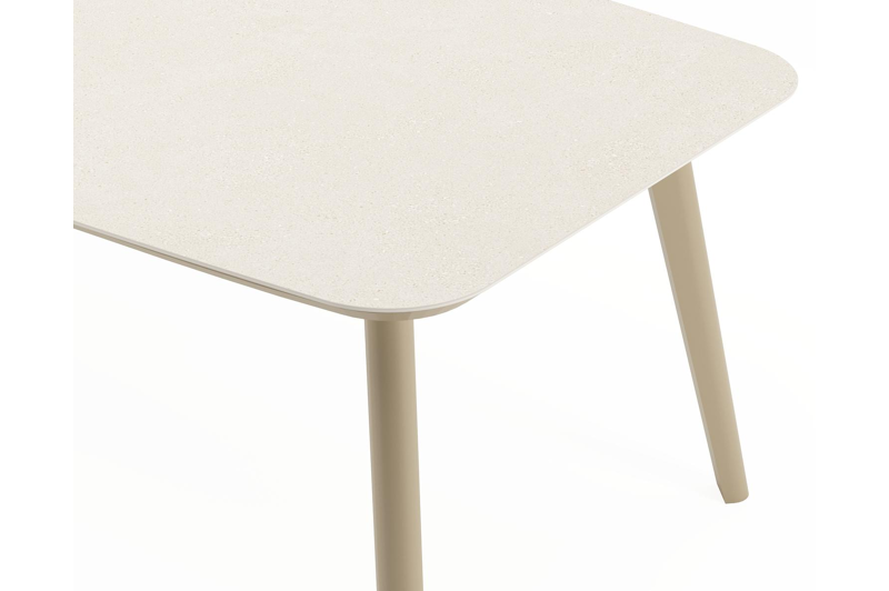 Mosa bootvormige tuinset in beige aluminium en sintered stone crema minerale met 6 Cosa tuinstoelen