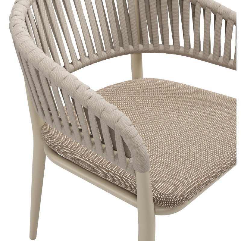 Tolfa stapelbare tuinstoel in beige aluminium en beige verticaal geweven luxe vlakke brede rope met stoelkussen in All Weather Solica Firenze Earth