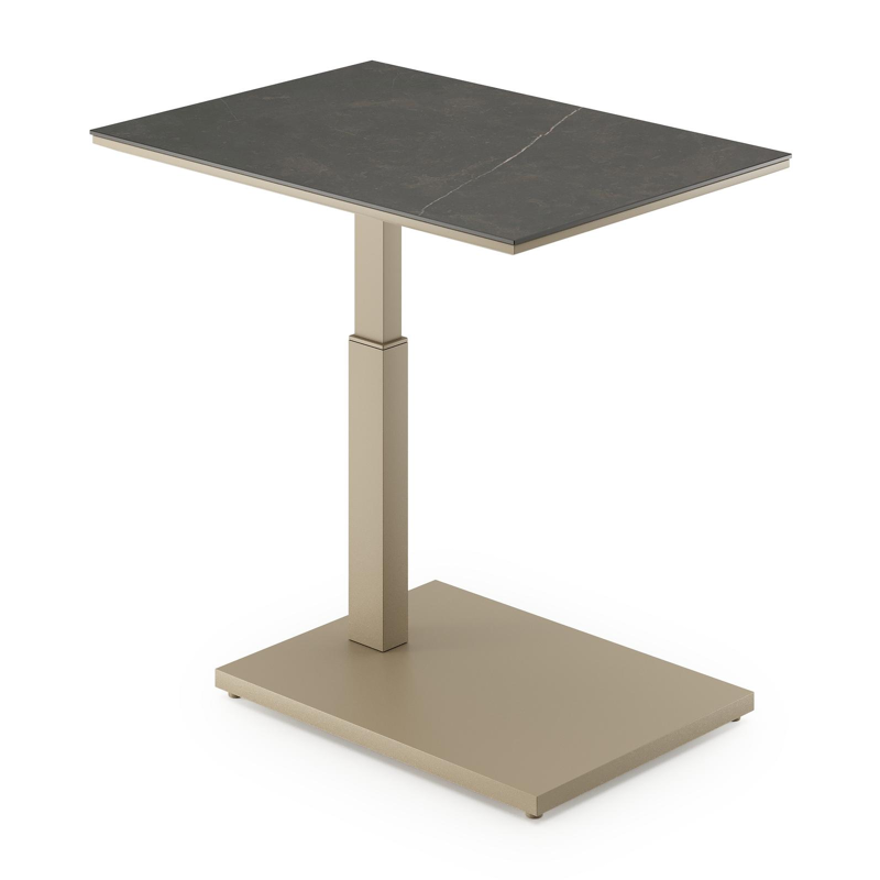 Table d'appoint pop-up Cirello rectangulaire en aluminium beige et céramique pleine Calatorao - Lg. 69.5 x Lrg. 50 x Haut. 66 cm