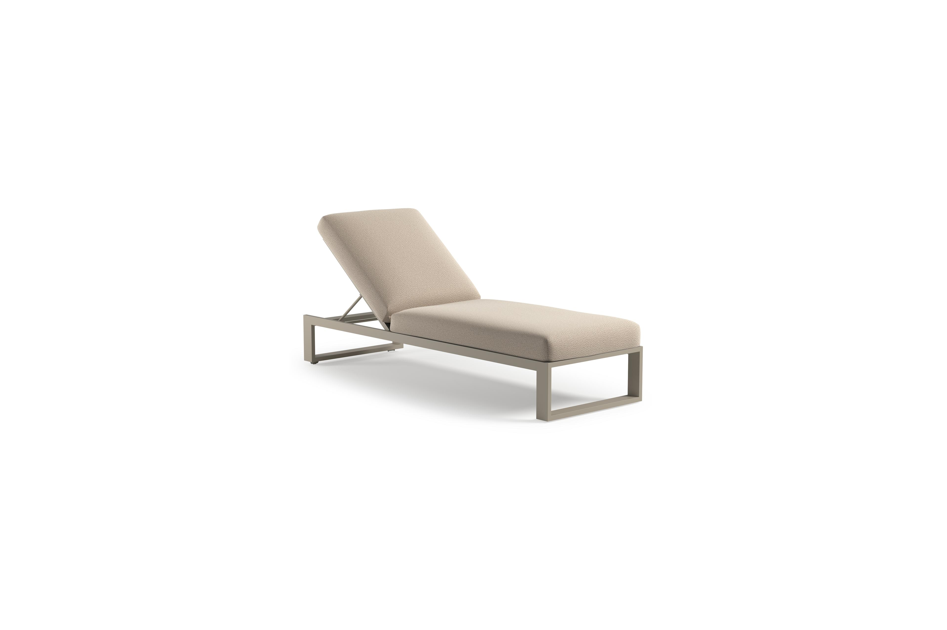 Chaise longue réglable Verato en aluminium beige avec lopi sand all weather sunbrella® luxe coussin