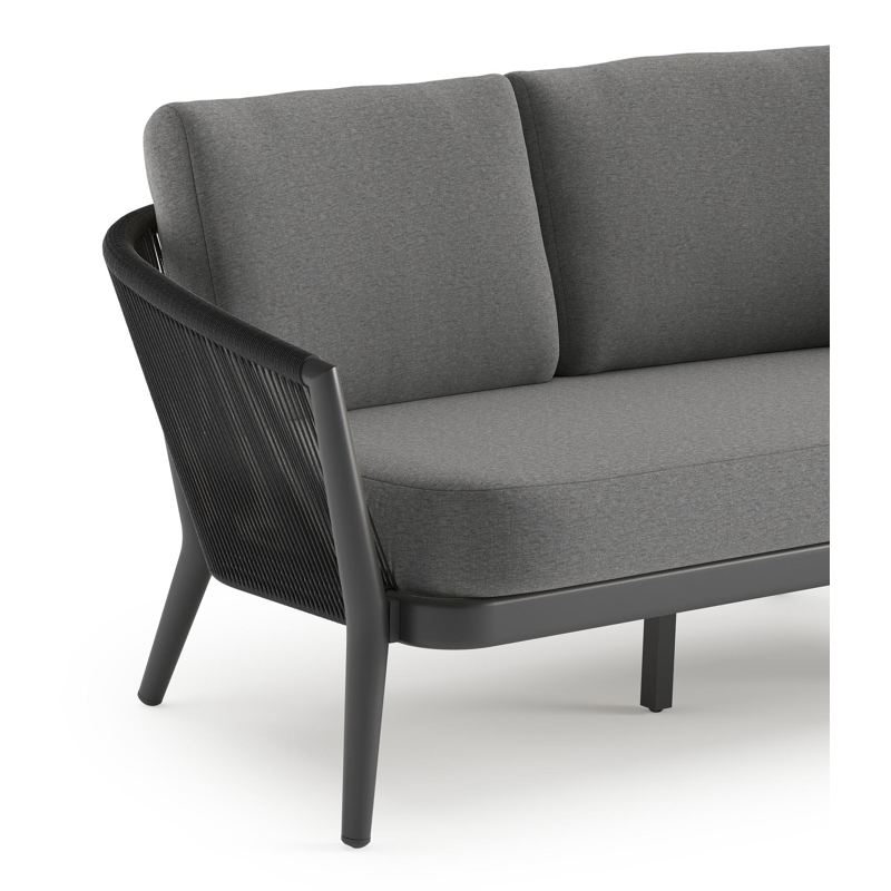 Orso loungebank in zwart aluminium en zwart verticaal geweven ronde rope met Heritage Slate all weather sunbrella® luxe kussen