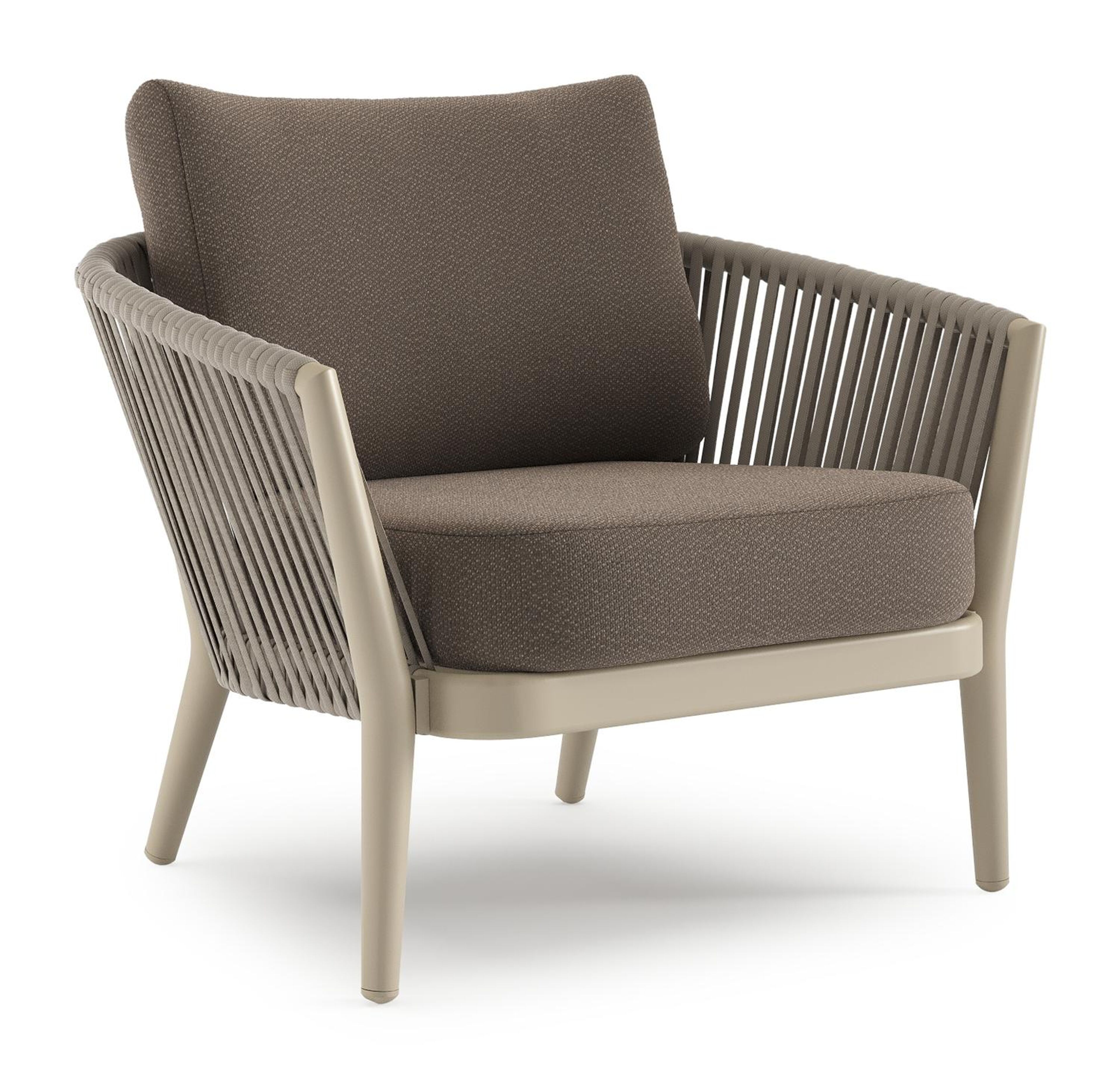 Orso loungestoel in beige aluminium en beige verticaal geweven luxe vlakke rope met Lopi Coconut all weather sunbrella® luxe kussen