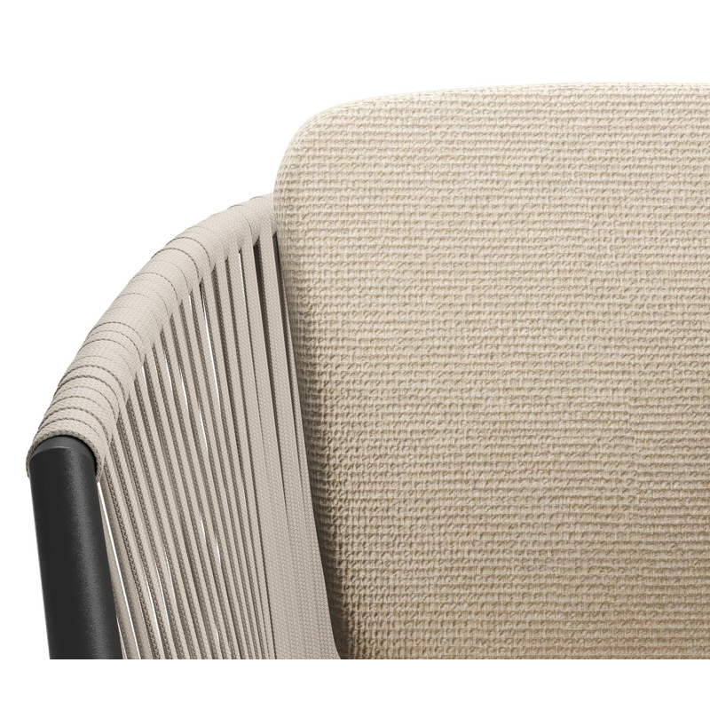 Orso tuinstoel in zwart aluminium en beige verticaal geweven vlakke rope met zitkussen in All Weather Cosytica Althea Chalk