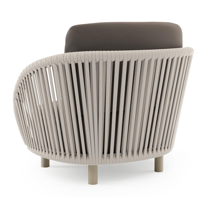 Fauteuil de jardin Lupino en aluminium beige et corde large plate de luxe tissée verticalement beige et coussins en all weather sunbrella® luxe natte nature grey