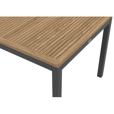 Feltro tuinset in zwart aluminium en naturel teak tafelblad met 4 Rivo tuinstoelen