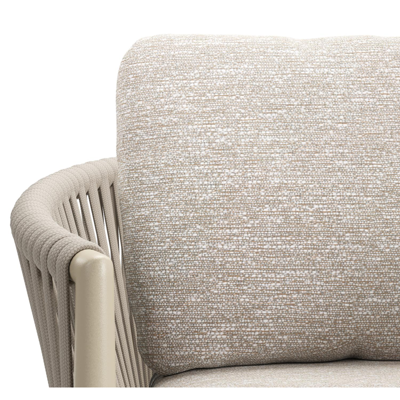 Organo tuinstoel in beige aluminium en beige verticaal geweven luxe vlakke rope met zitkussen in All Weather Sunbrella® Luxe Tundra Sand
