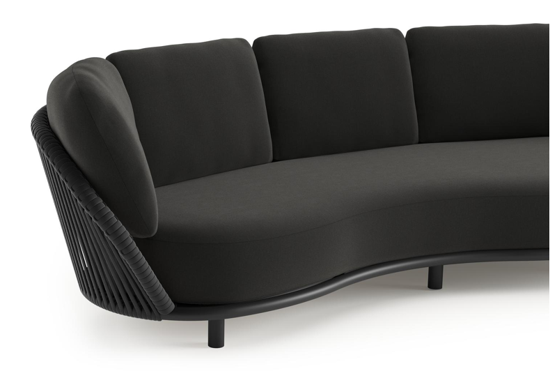 Lupino loungebank in zwart aluminium en zwart verticaal geweven luxe vlakke brede rope met natte sooty all weather sunbrella® luxe kussen