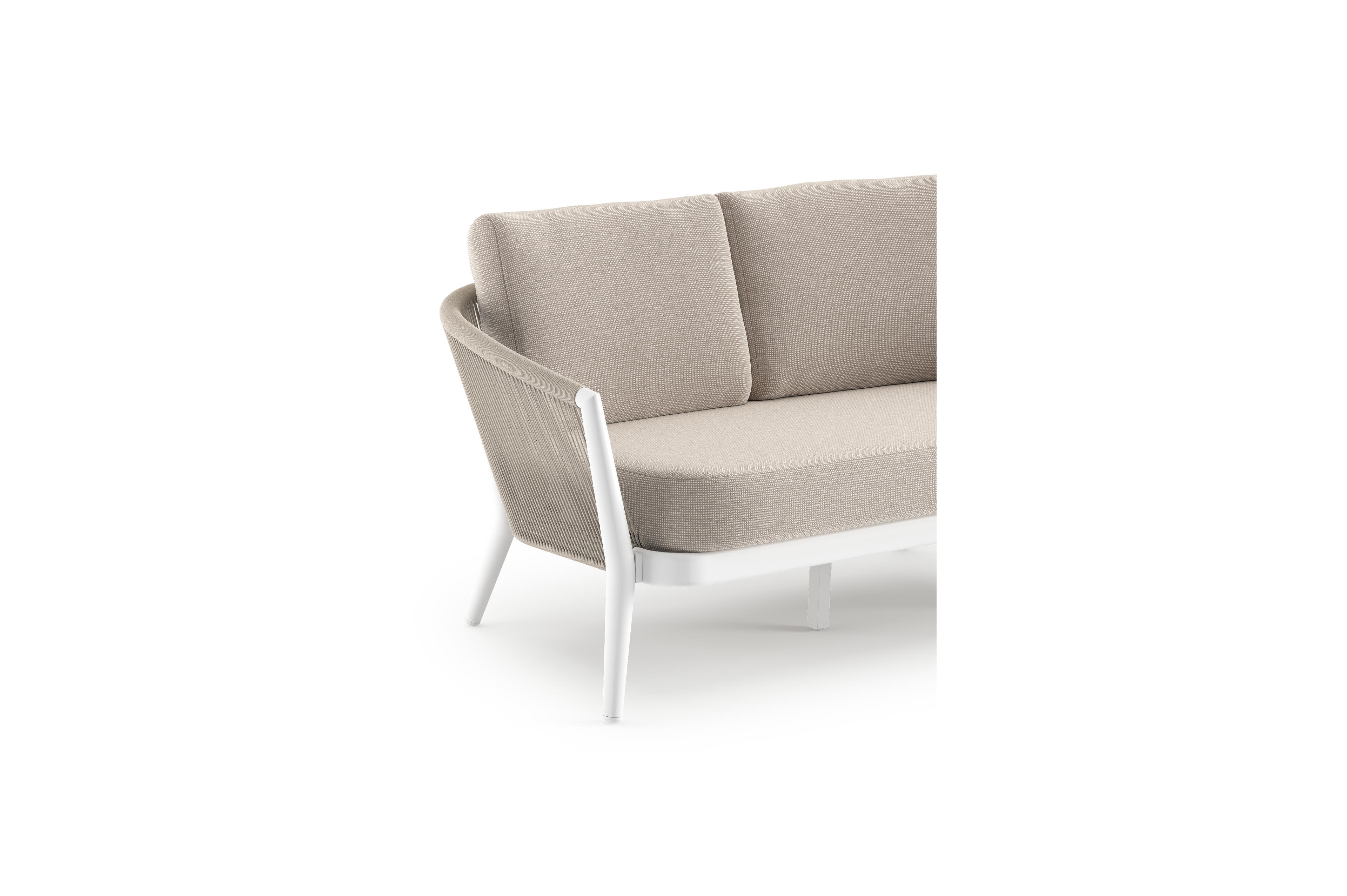 Orso loungebank in wit aluminium en beige verticaal geweven ronde rope met Slow Farafra all weather sunbrella® luxe kussen