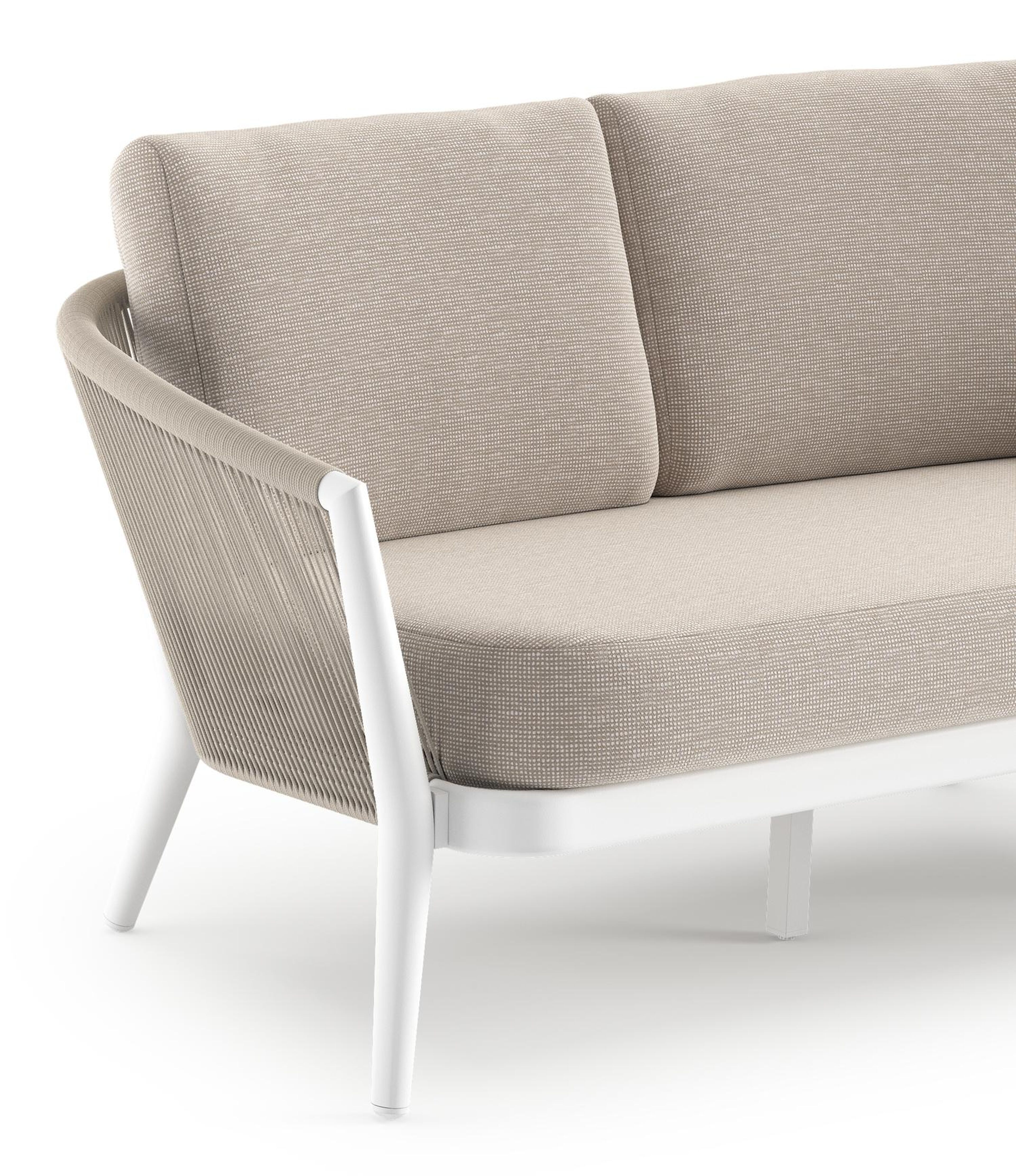 Orso loungebank in wit aluminium en beige verticaal geweven ronde rope met Slow Farafra all weather sunbrella® luxe kussen