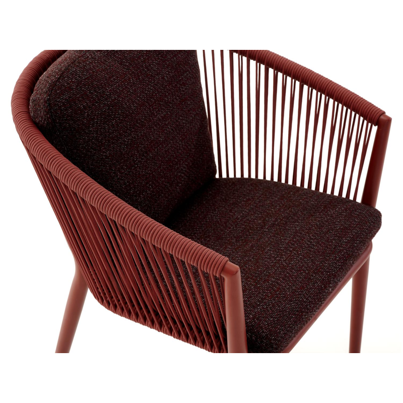 Orso tuinstoel in ruby aluminium en verticaal geweven ronde rope met All Weather Sunbrella Tundra Red kussen