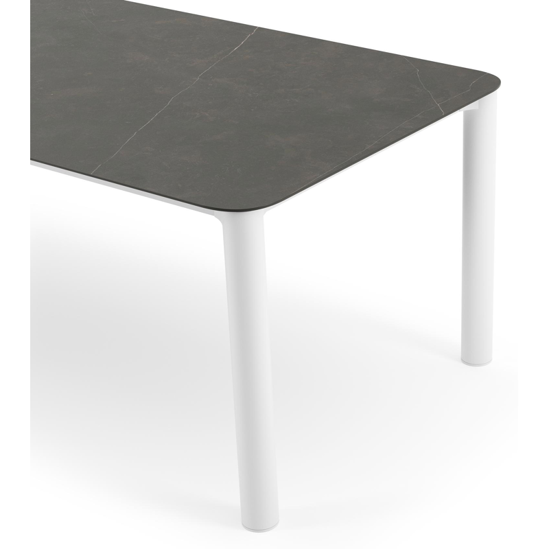 Table de jardin Orso rectangulaire arrondi en aluminium blanc et céramique pleine Calatorao - Lg. 240 x Lrg. 100 x Haut. 73.5 cm