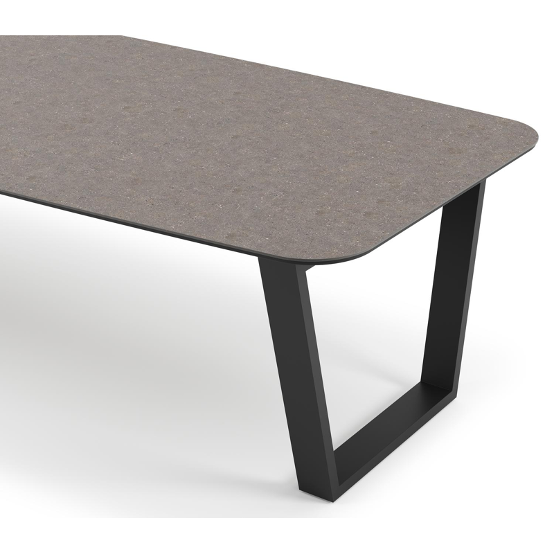Pagino tuintafel bootvorm in zwart aluminium en volkeramiek wulong - L 315 x B 115 x H 73 cm