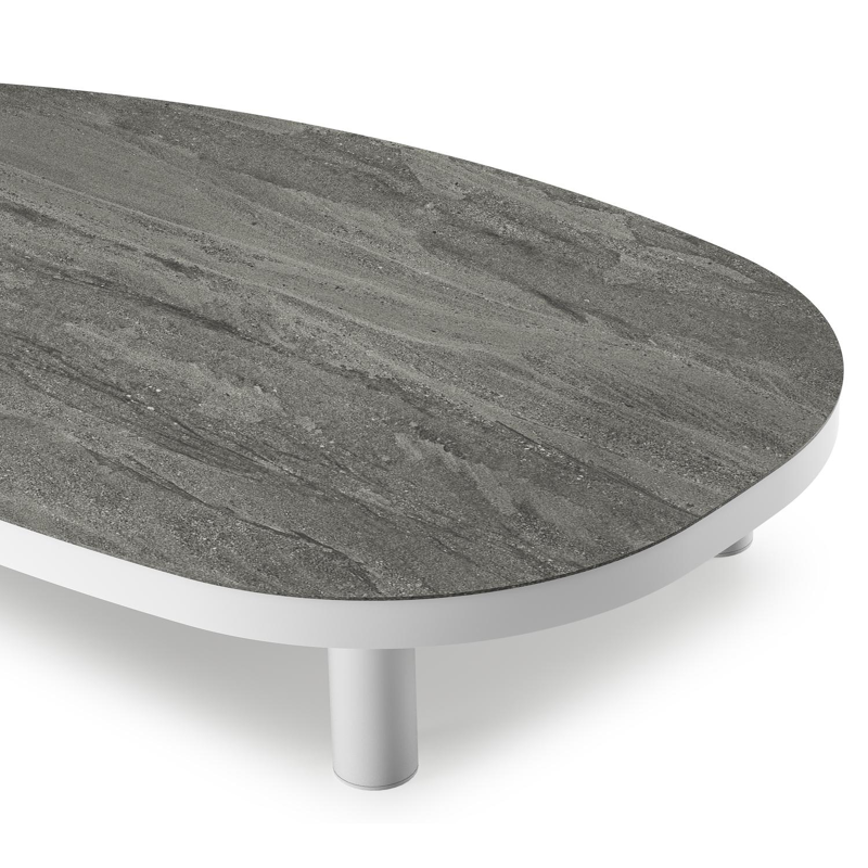 Table de basse Donato organique en aluminium blanc et céramique pleine Aspen Grey - Lg. 151 x Lrg. 90 x Haut. 25 cm