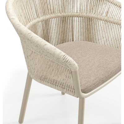 Matera tuinstoel in beige aluminium en beige gedraaide ronde wicker met kussen in rustic weather+ softtouch