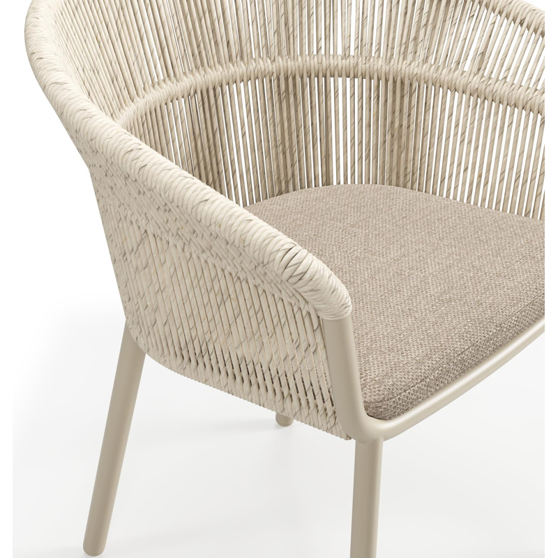 Matera tuinstoel in beige aluminium en beige gedraaide ronde wicker met kussen in rustic weather+ softtouch
