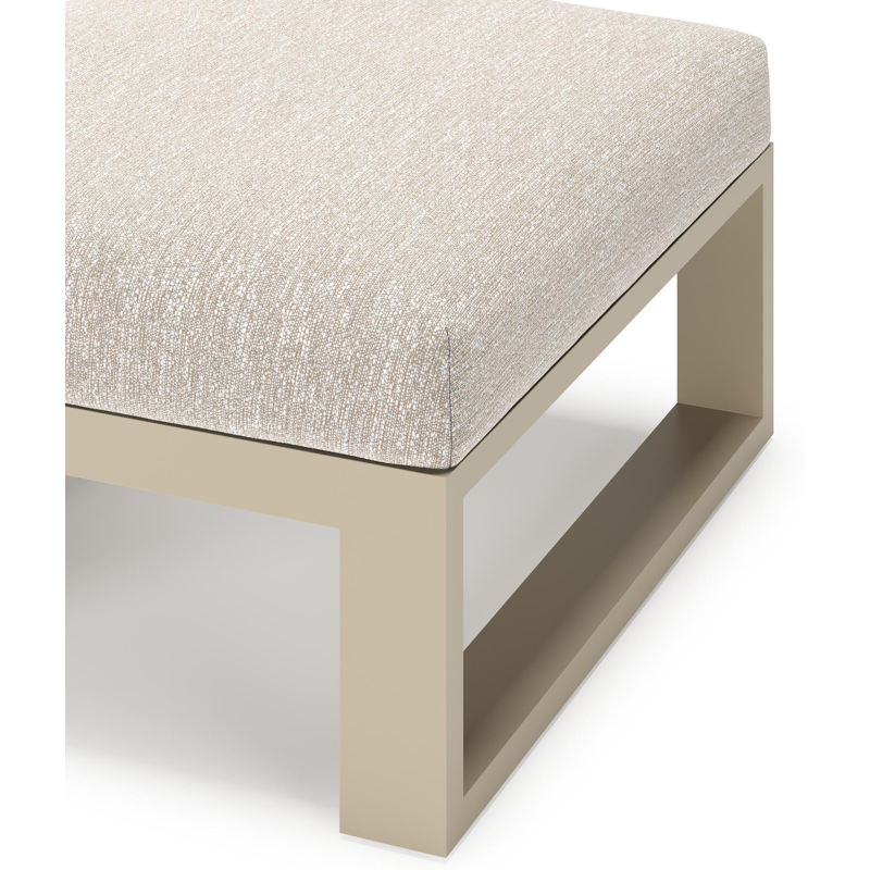 Verato poef in beige aluminium met tundra sand all weather sunbrella® luxe kussen