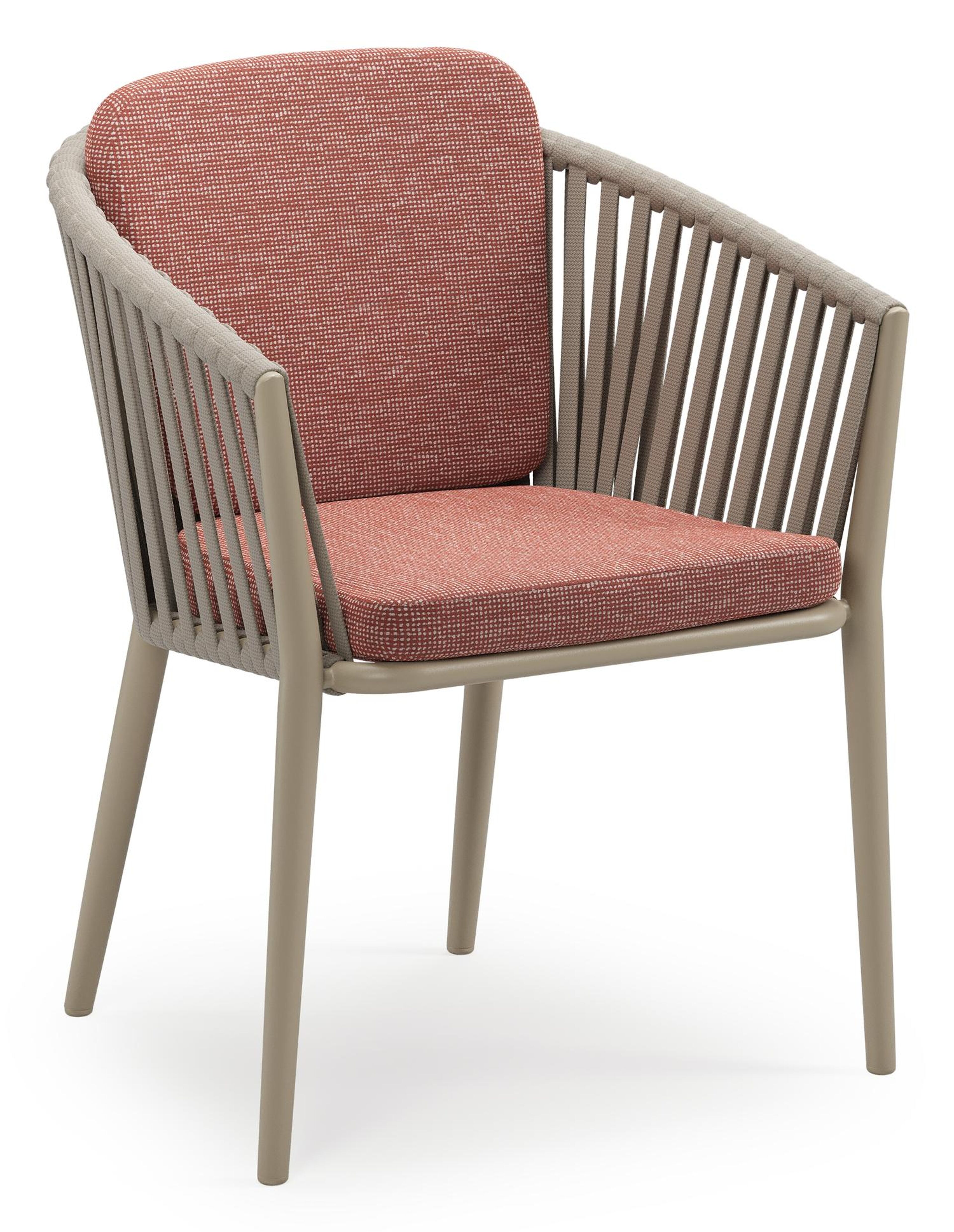 Orso stapelbare tuinstoel in beige aluminium en beige verticaal geweven luxe vlakke brede rope met stoelkussen in All Weather Sunbrella® Luxe Slow Alezan