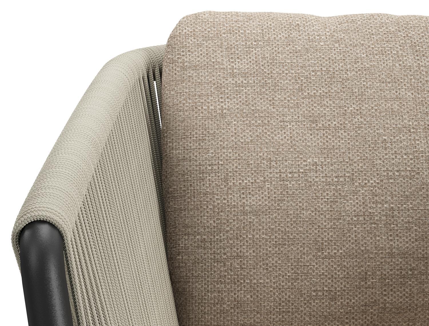 Chaise de jardin Gerona en aluminium noir et corde ronde tissée verticalement beige avec coussin en Weather+ Softtouch Rustic