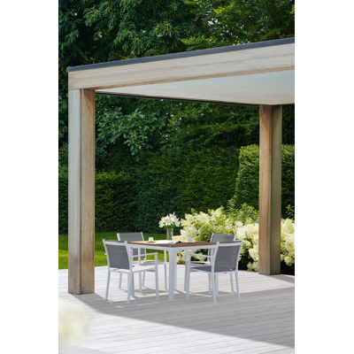 Ensemble de jardin Feltro en aluminium blanc avec plateau de table en teck naturel et 4 chaises de jardin empilables Bareto