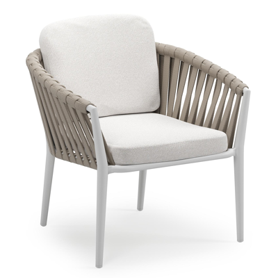 Orso low dining tuinstoel in wit aluminium en beige verticaal geweven luxe vlakke brede rope met stoelkussen in All Weather Solica Soul Optik