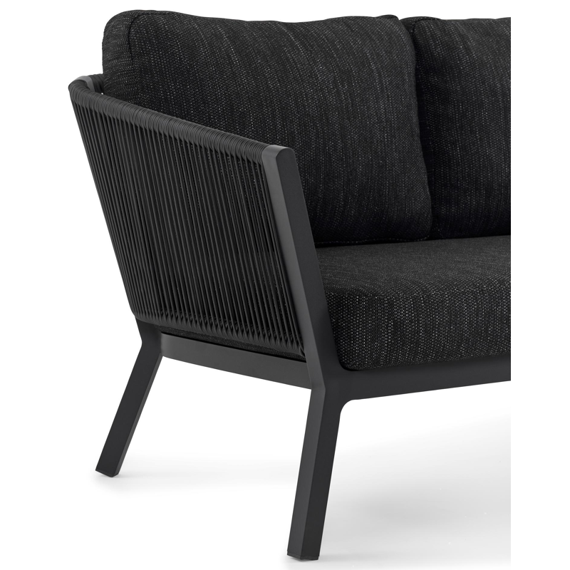 Cordoba loungeset in zwart aluminium en verticaal geweven rope met zwart weather+ softtouch kussens en loungetafel