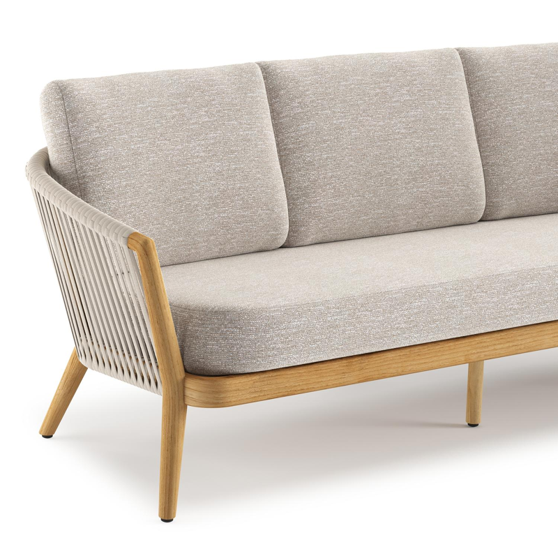 Orso loungebank in teak en beige verticaal geweven luxe vlakke rope met Tundra Sand all weather sunbrella® luxe kussen