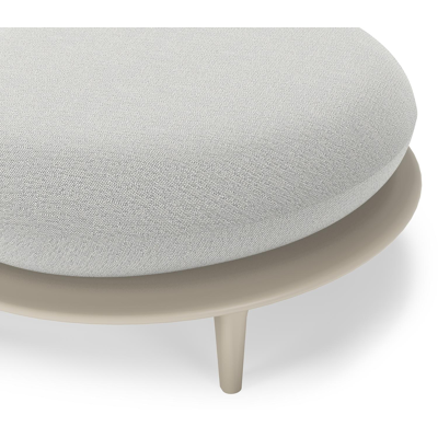 Bomero poef in beige aluminium met savane nimbus all weather sunbrella® luxe kussen