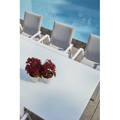 Calobra verlengbare tuintafel in wit aluminium en glas wit - L 220/330 x B 107 x H 75 cm
