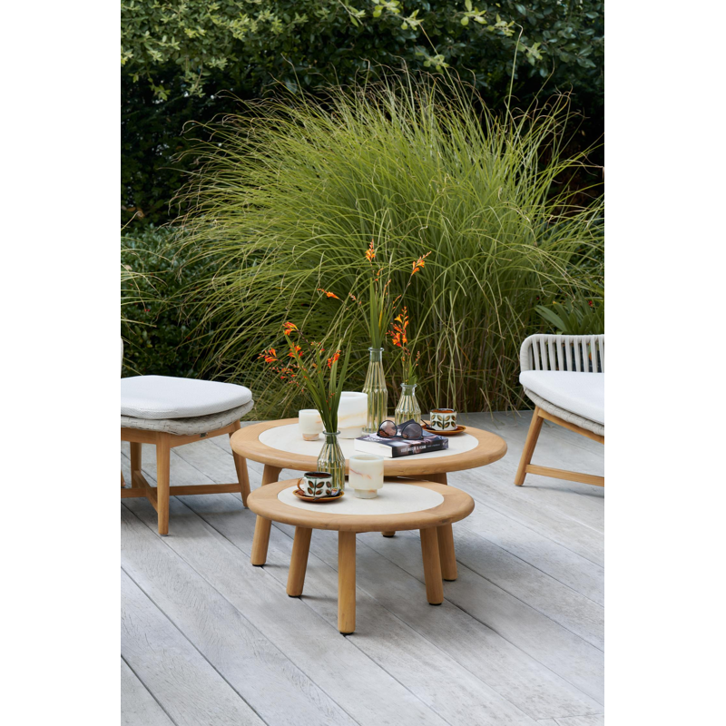 Gardo loungetafels in teak en beige volkeramiek - Dia. 80/60 x H 36,5/30,5 cm