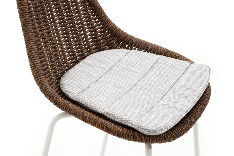 Pagino barstoel in wit aluminium en bruin ronde wicker met kussen in savane nimbus all weather sunbrella® luxe