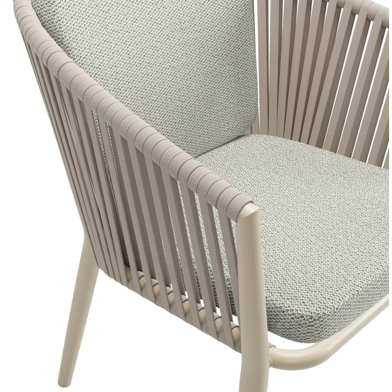 Chaise de jardin Orso en aluminium beige et corde plate tissée verticalement beige avec coussin en All Weather Sunbrella® Luxe Lopi Bud