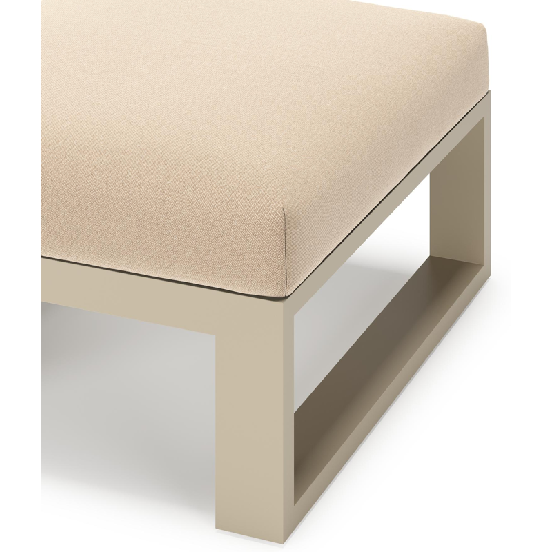 Verato poef in beige aluminium met natte heather beige all weather sunbrella® luxe kussen