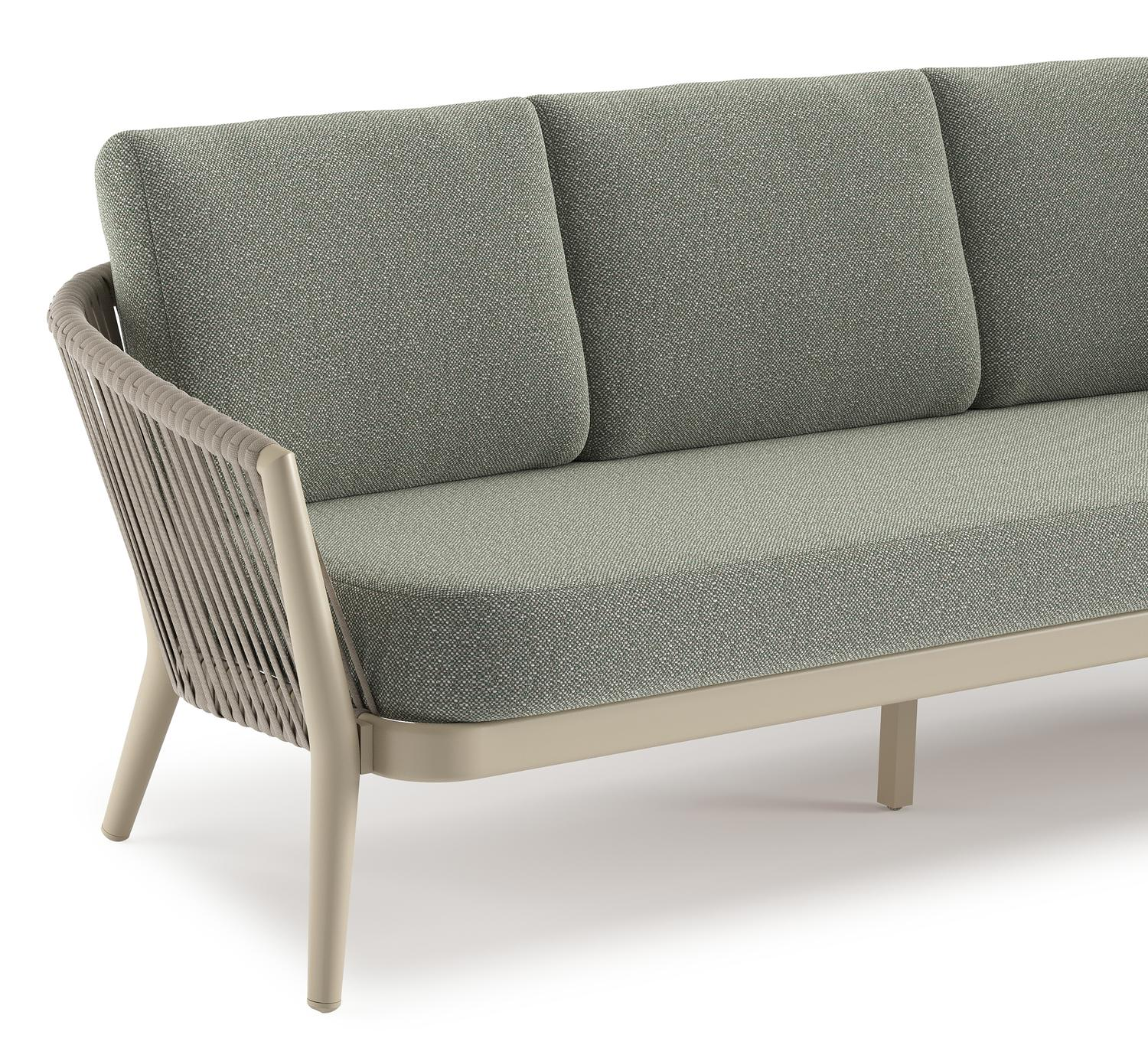 Orso loungebank in beige aluminium en beige verticaal geweven ronde rope met Savane Leaf all weather sunbrella® luxe kussen