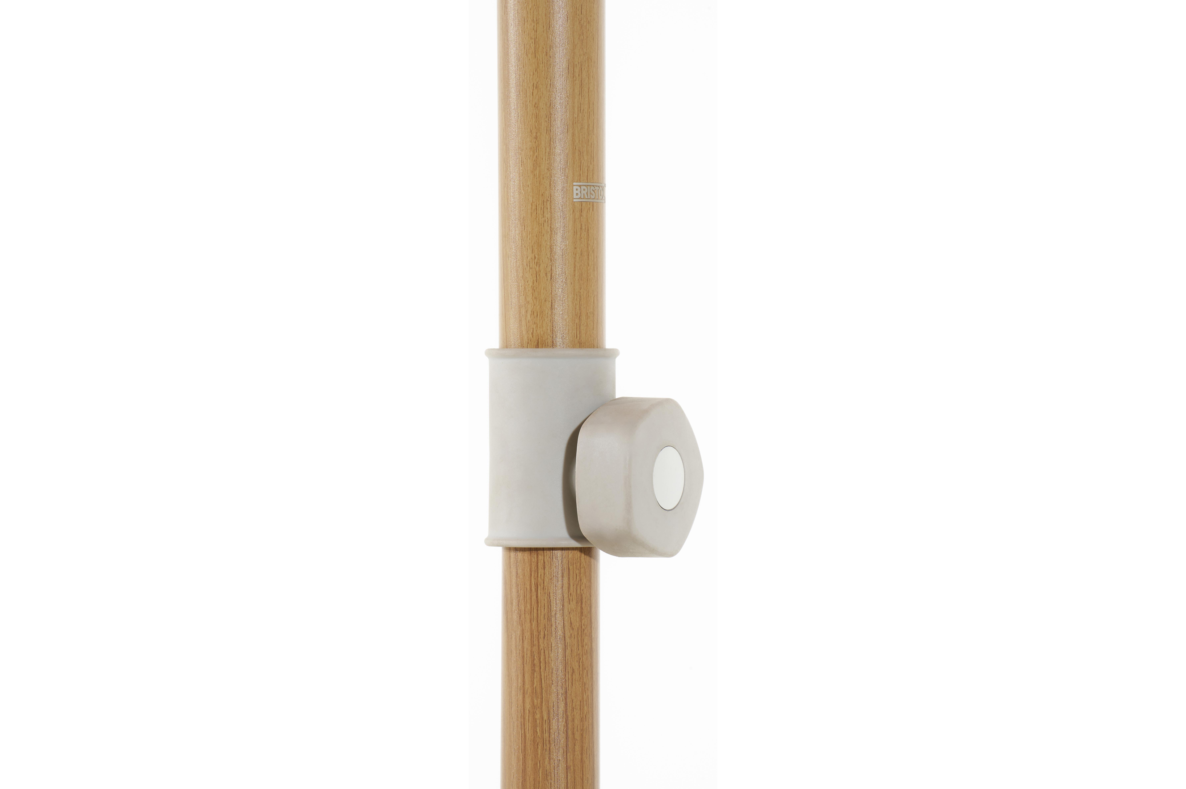 Umbria staanparasol in natural woodlook en beige Sunbrella® Premium parasoldoek - Dia. 250 cm met Plana parasolvoet 40 kg