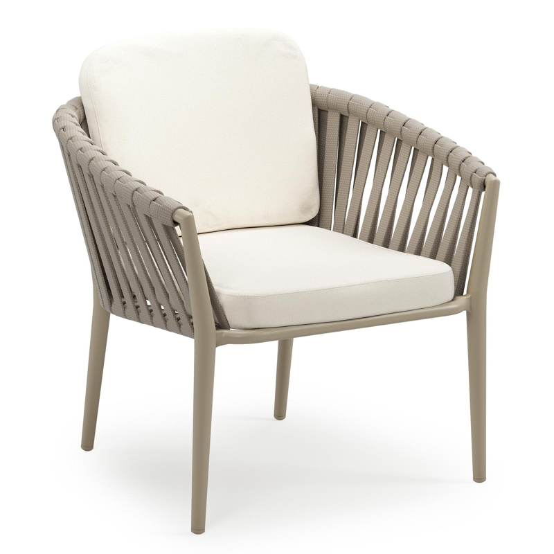 Orso low dining tuinstoel in beige aluminium en beige verticaal geweven luxe vlakke brede rope met stoelkussen in All Weather Sunbrella® Luxe Natte White