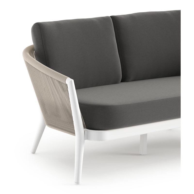 Orso loungebank in wit aluminium en beige verticaal geweven ronde rope met Natte Charcoal Chine all weather sunbrella® luxe kussen