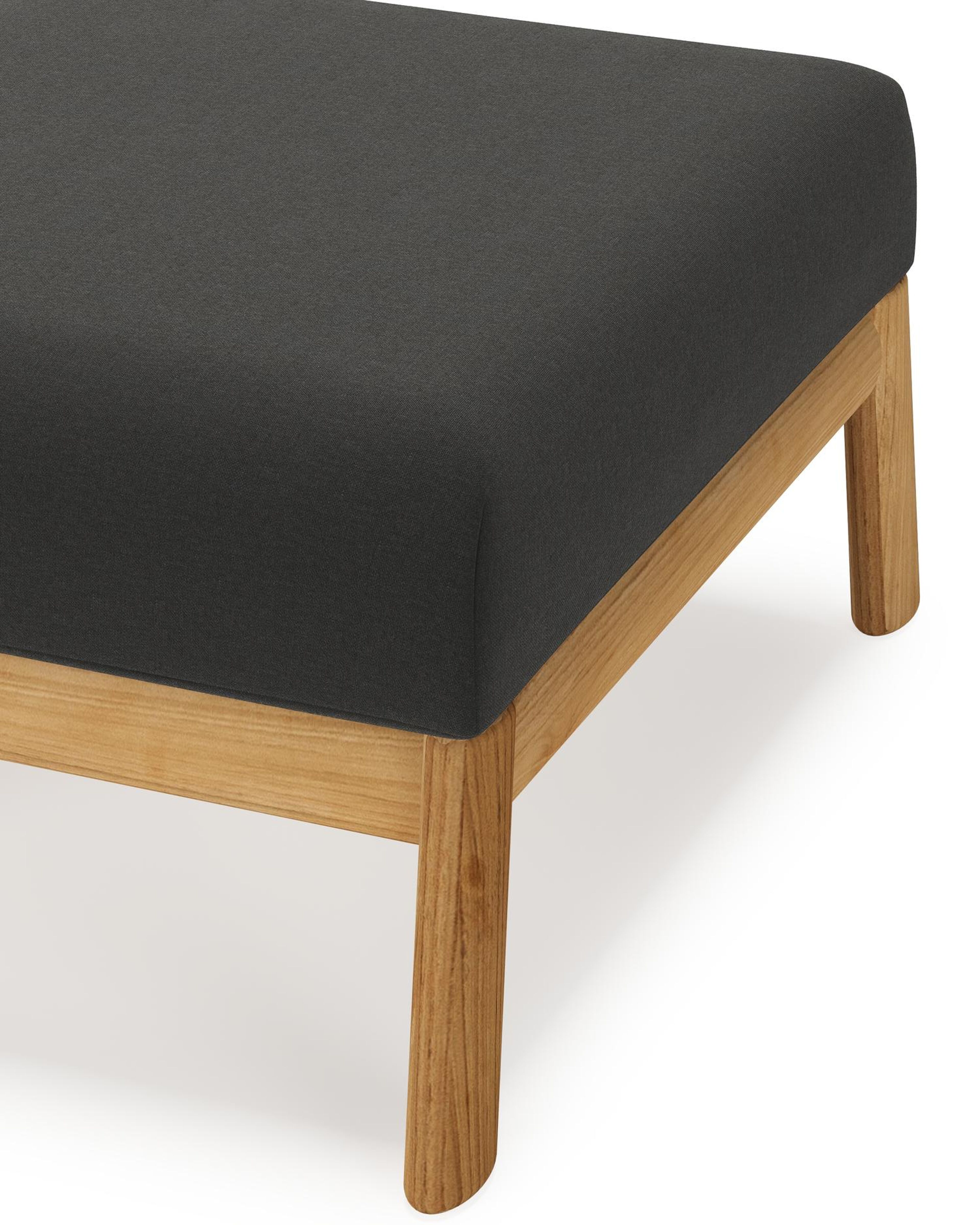 Amaro poef in teak met natte sooty all weather sunbrella® luxe kussen